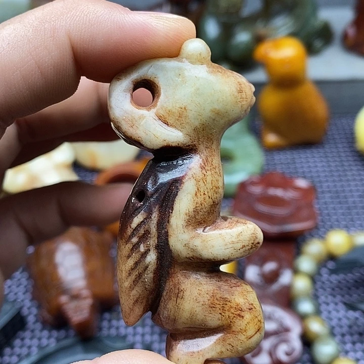 未镶嵌蛇纹石玉颈饰