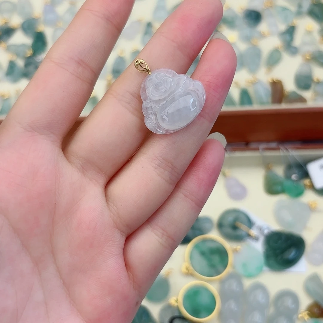 翡翠18K金镶嵌颈饰佛公