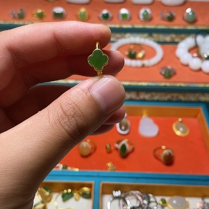 和田玉未镶嵌戒指