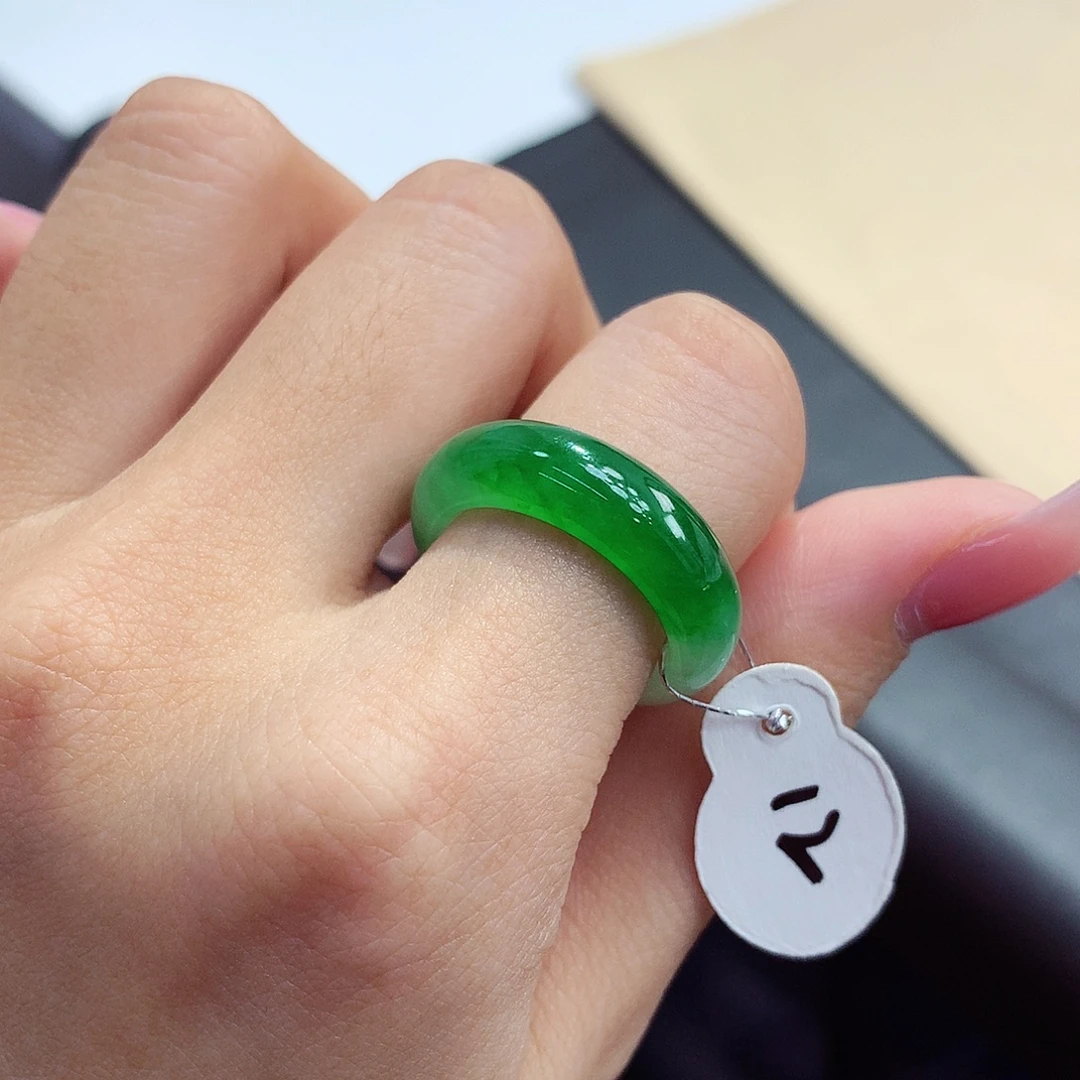 翡翠未镶嵌戒指翡翠