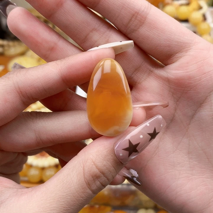 琥珀未镶嵌珠宝奇石 卡30.9*18.4*8.5