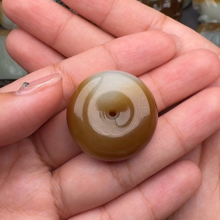 和田玉颈饰未镶嵌墨*潼