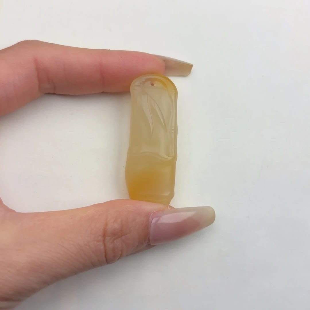 你***！石英质玉未镶嵌黄蜡石挂件