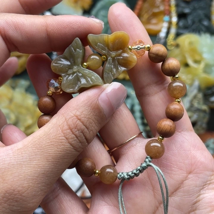 蛇纹石玉未镶嵌吊坠