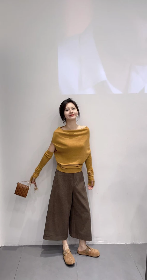 2025韩系系松弛感一字肩针织衫收腰短袖配袖套阔腿七分裤两件套