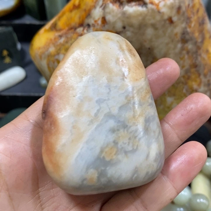 寒***隐未镶嵌和田玉（糖玉）挂件