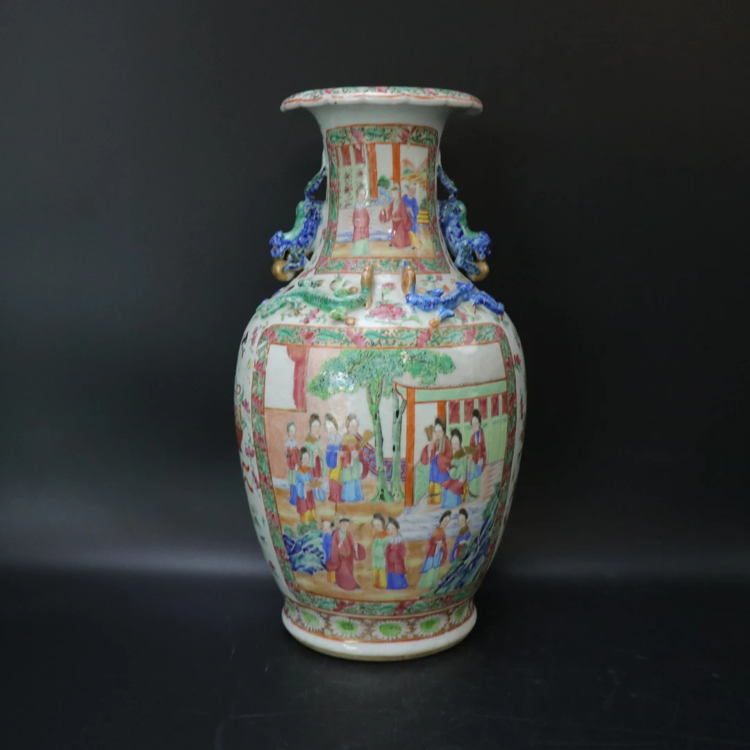 Lot.25110117清道光广彩开窗人物故事花口赏瓶 高：约41.5cm