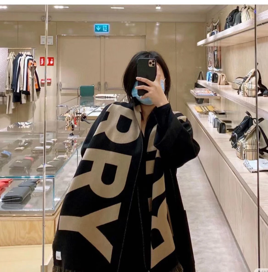 未使用 BURBERRY/博柏利 澳海贝/围巾