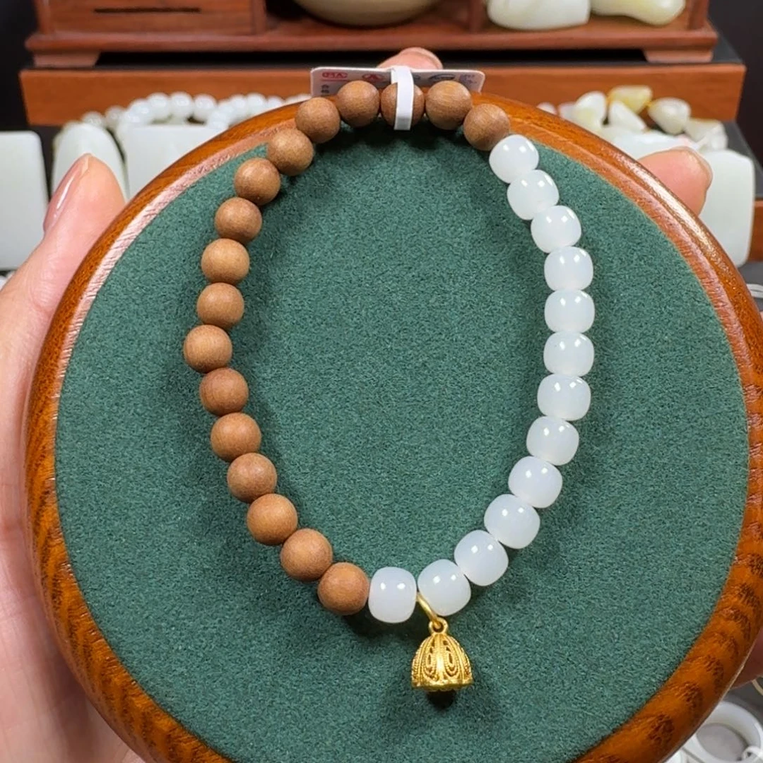 和田玉颈饰未镶嵌爱***字