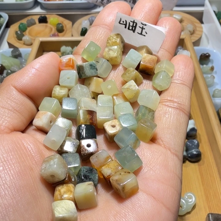 和田玉未镶嵌珠宝奇石