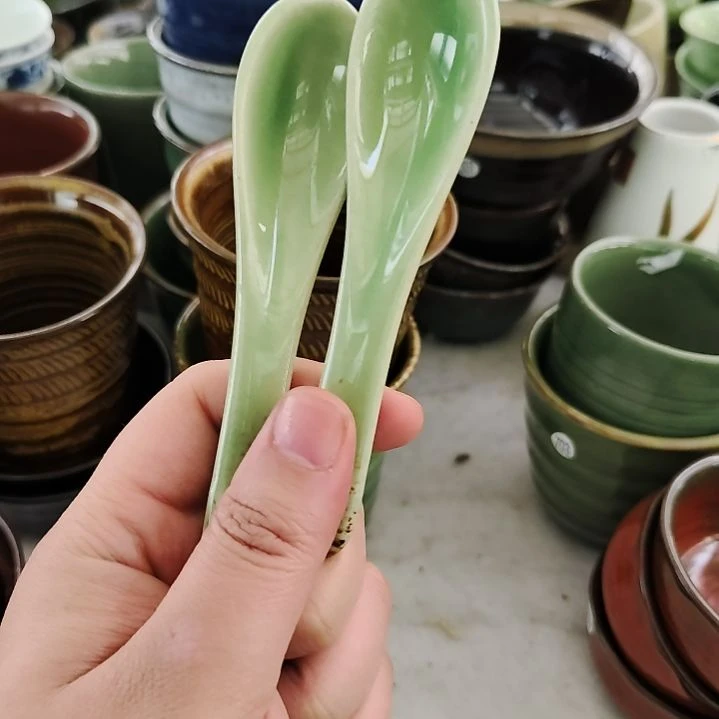 瓷片五厂，七厂各种摆件，瓷片、均有瑕疵。！