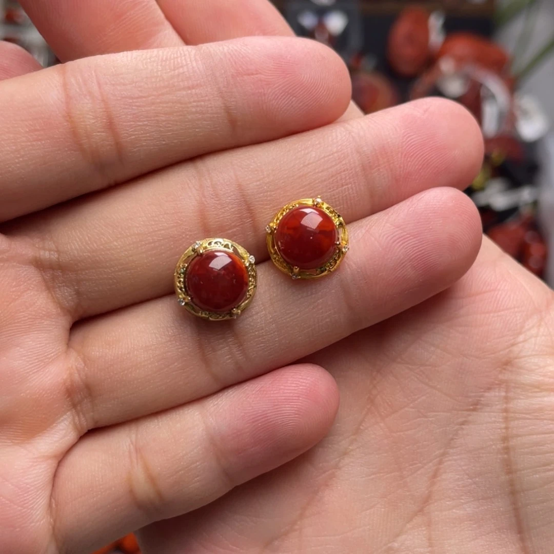 【闪购商品】银S925镶嵌牛血红耳钉南红玛瑙