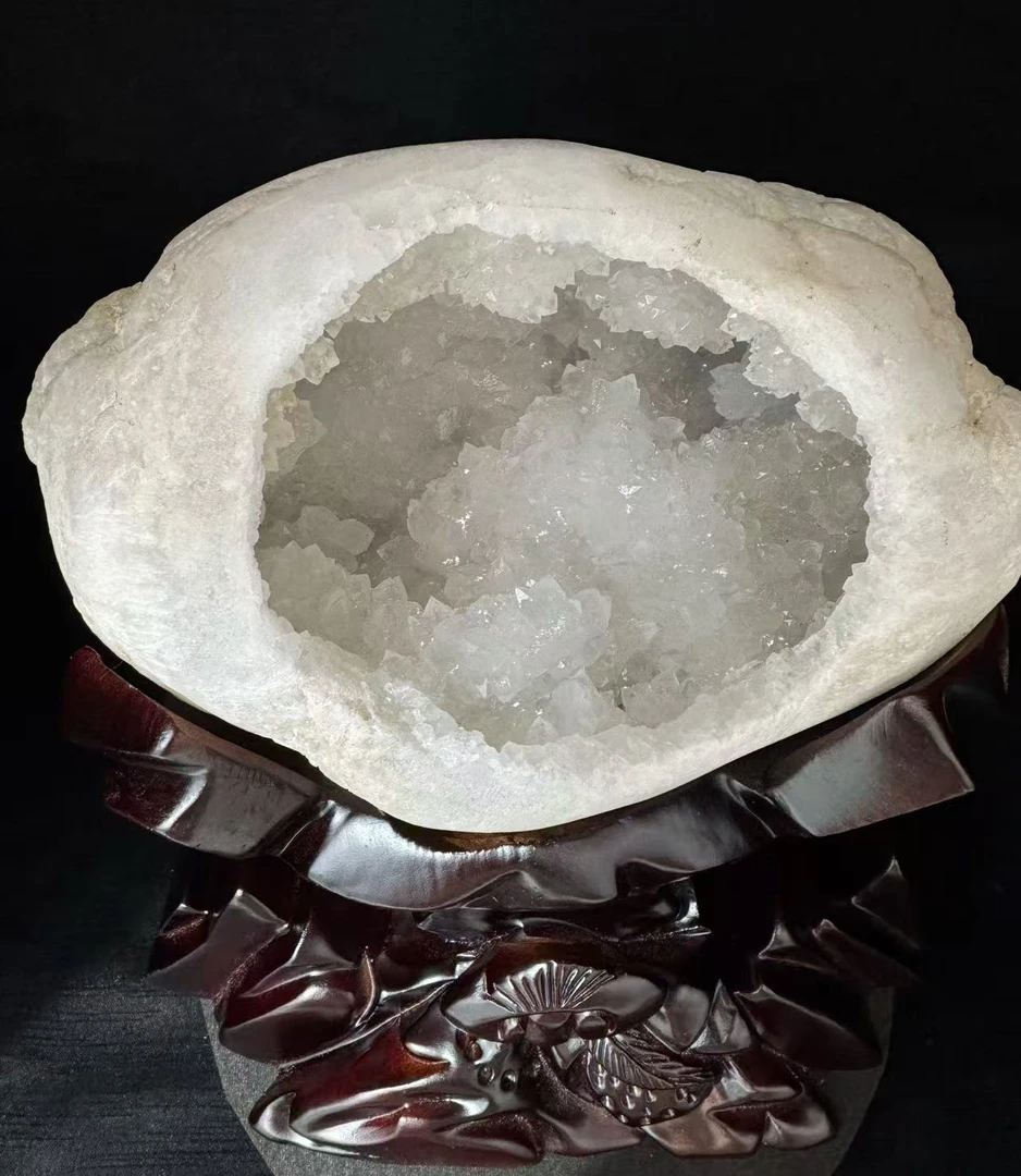 原矿白水晶晶洞聚宝盆摆件晶牙水亮