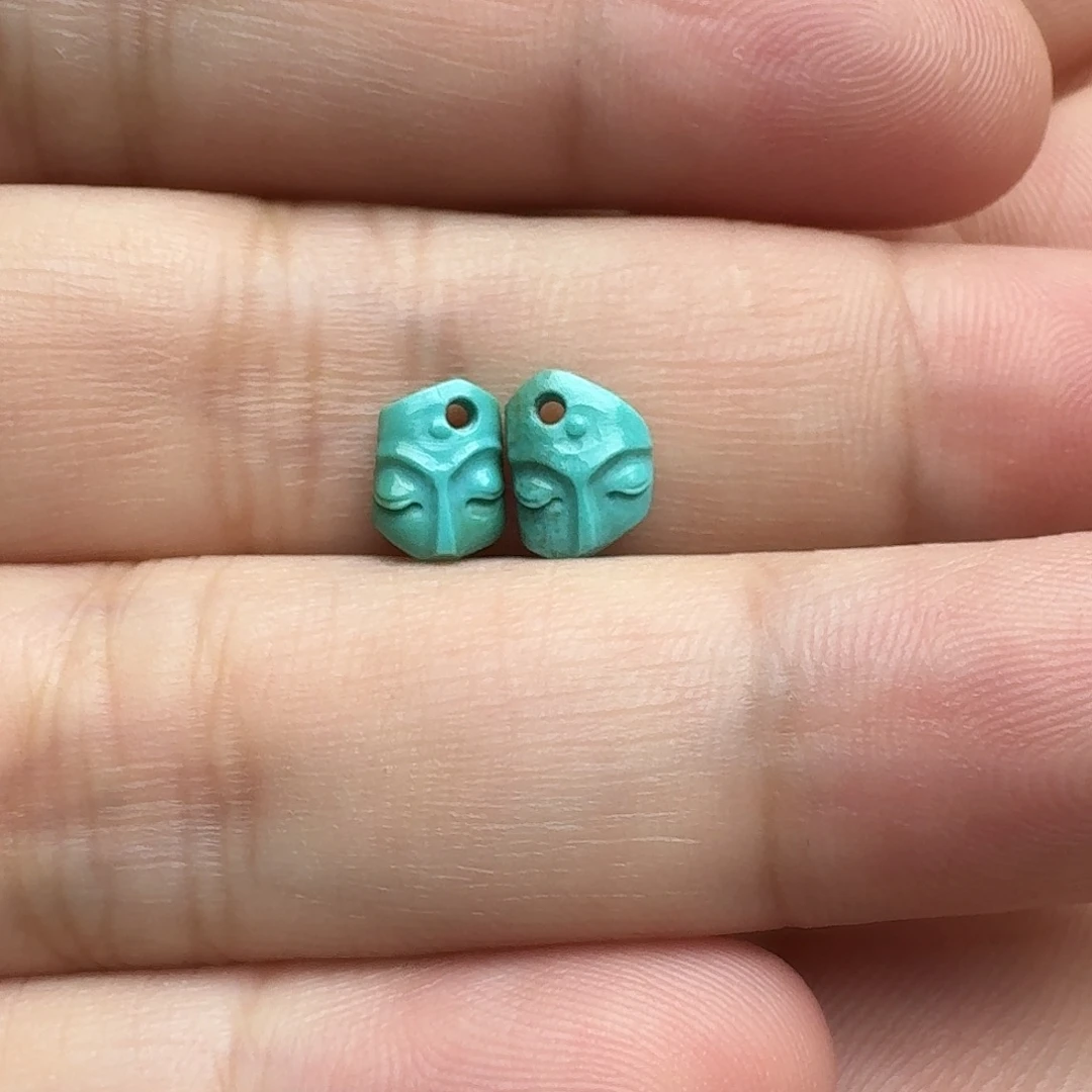 绿松石未镶嵌残佛一对