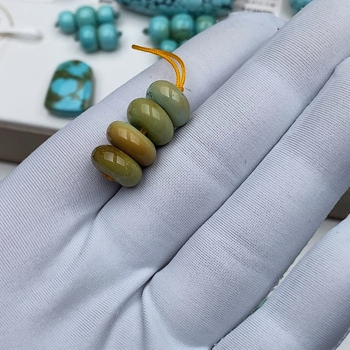 绿松石未镶嵌一套