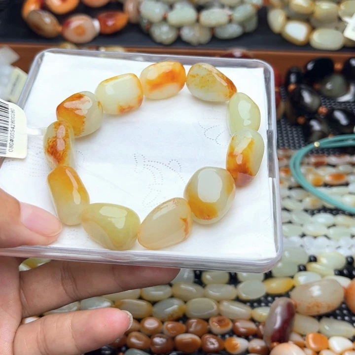 秦***松未镶嵌手链和田玉
