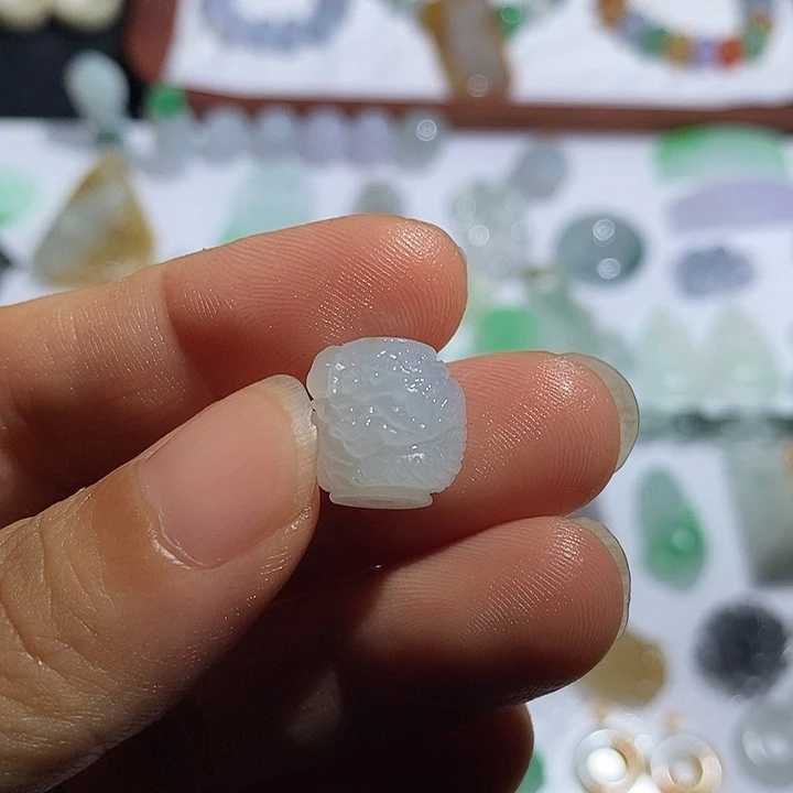 定制翡翠未镶嵌酒**督珠子