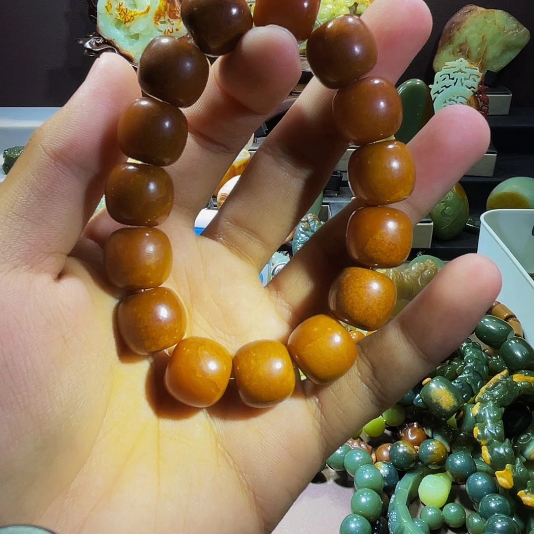 透闪石质玉未镶嵌珠宝奇石