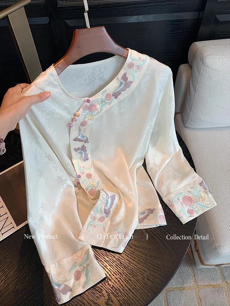 新中式暗纹提花刺绣缎面长袖衬衫女秋季国风禅意气质温柔盘扣上衣