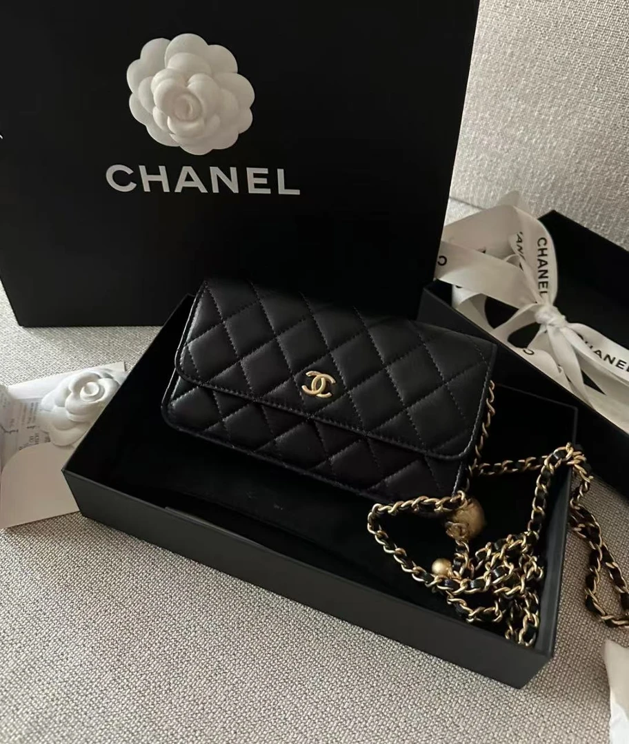 95新 Chanel/香奈儿 展会外场！黑金金球woc包