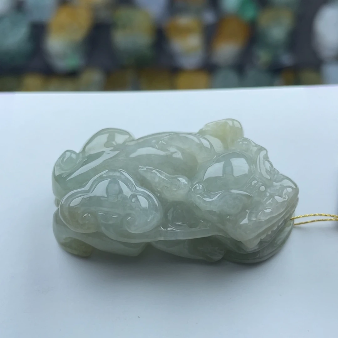 翡翠未镶嵌颈饰貔貅