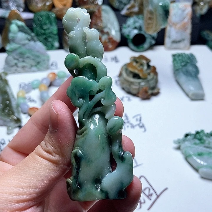 山***水翡翠未镶嵌颈饰翡翠a货