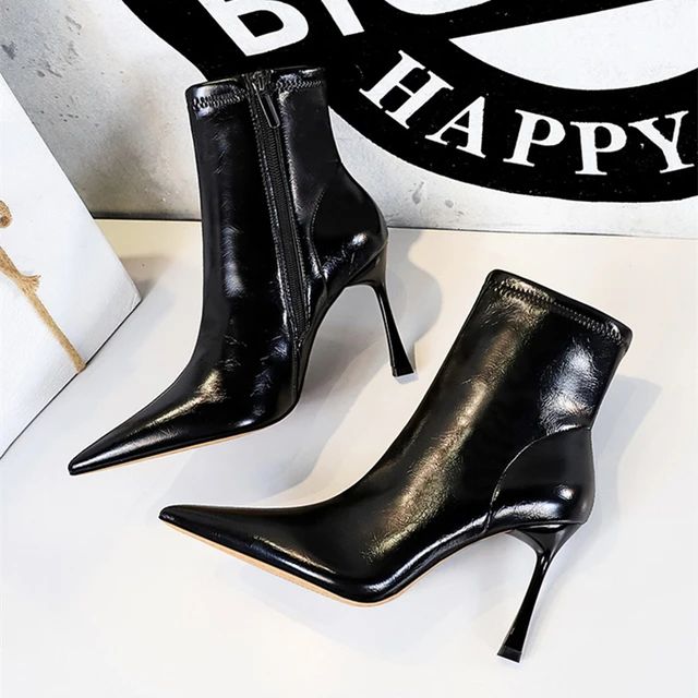 瘦瘦靴女短筒细跟超高跟小皮靴欧美宴会风简约尖头冬季侧拉链短靴