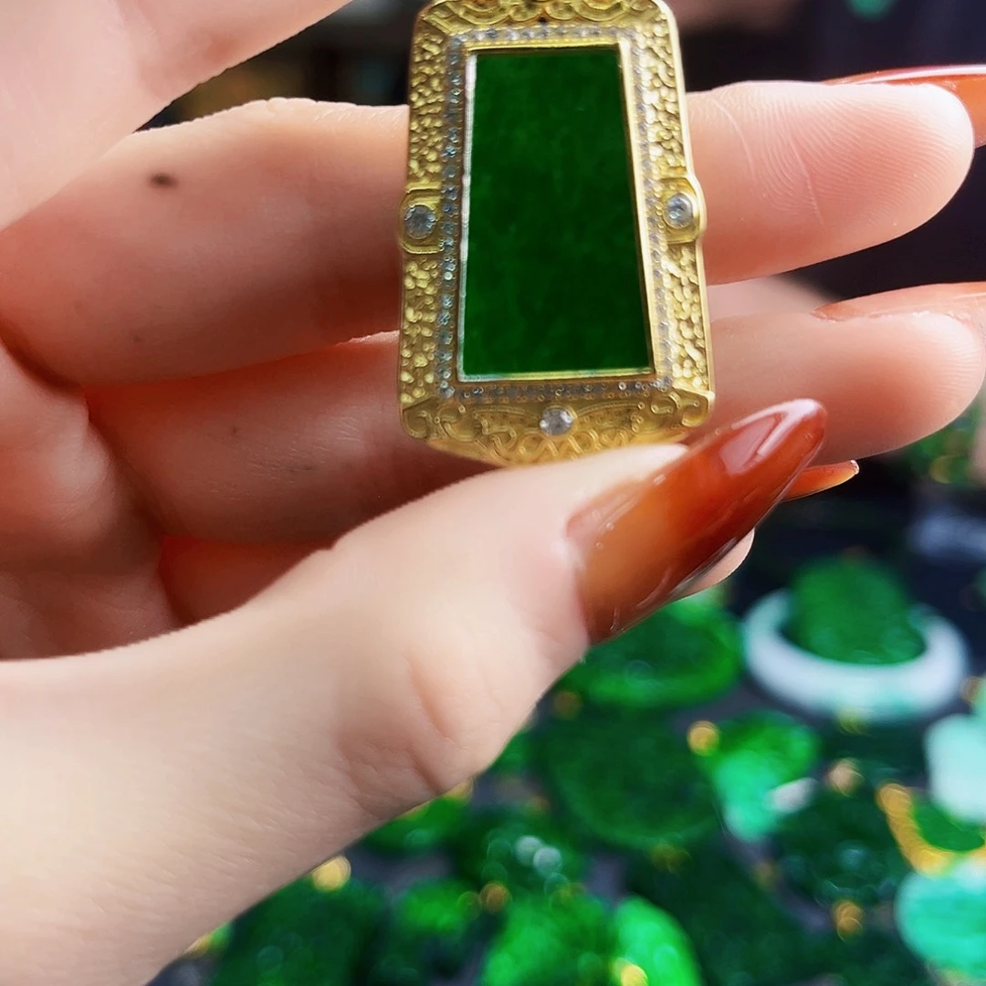 颈饰银S925镶嵌翡翠多样性