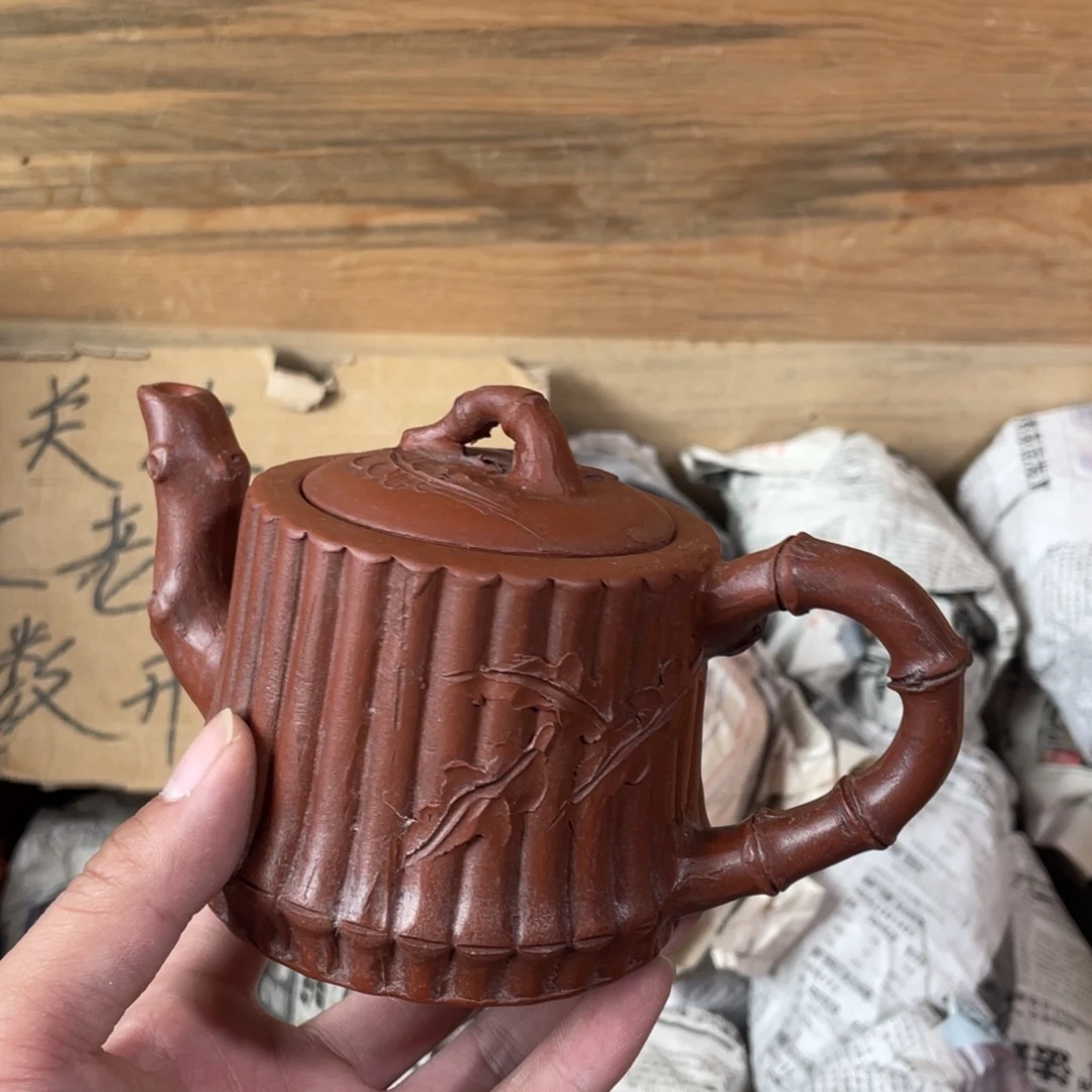 茶壶紫砂老厂紫砂壶一件。
