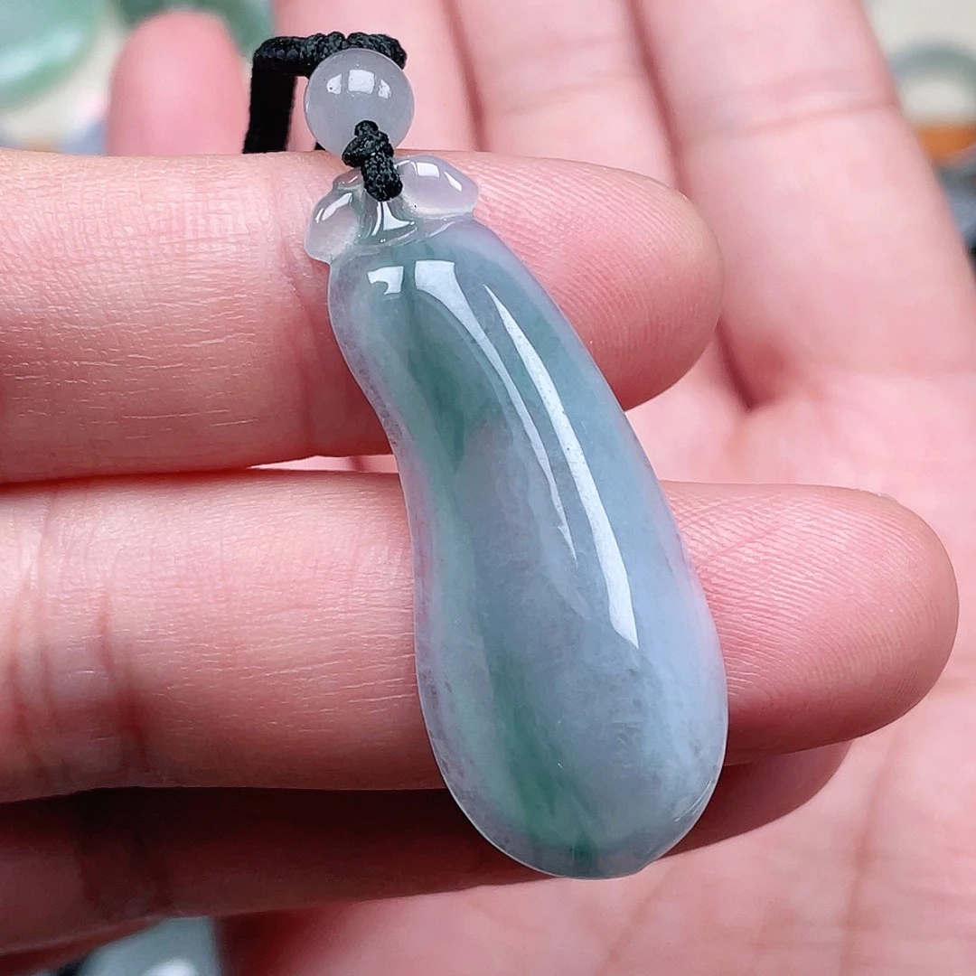 翡翠未镶嵌颈饰福瓜