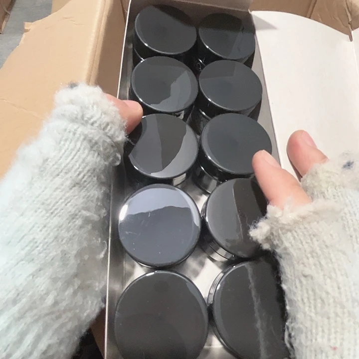 玉兰家脸擦擦。