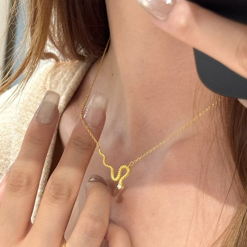 轻奢灵蛇缠绕项链女款本命年复古个性蛇形锁骨链首饰品