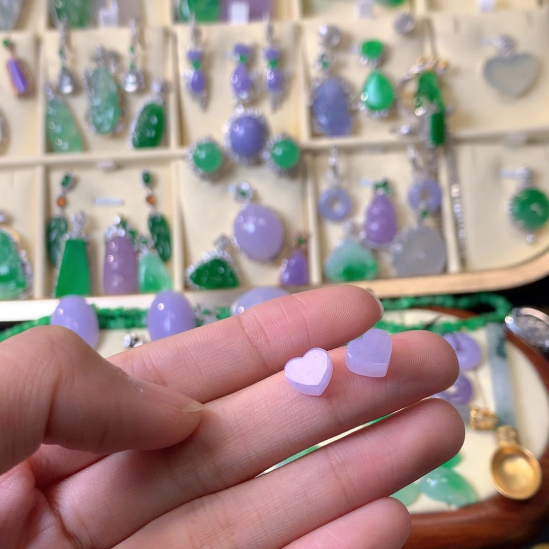 翡翠颈饰未镶嵌裸石