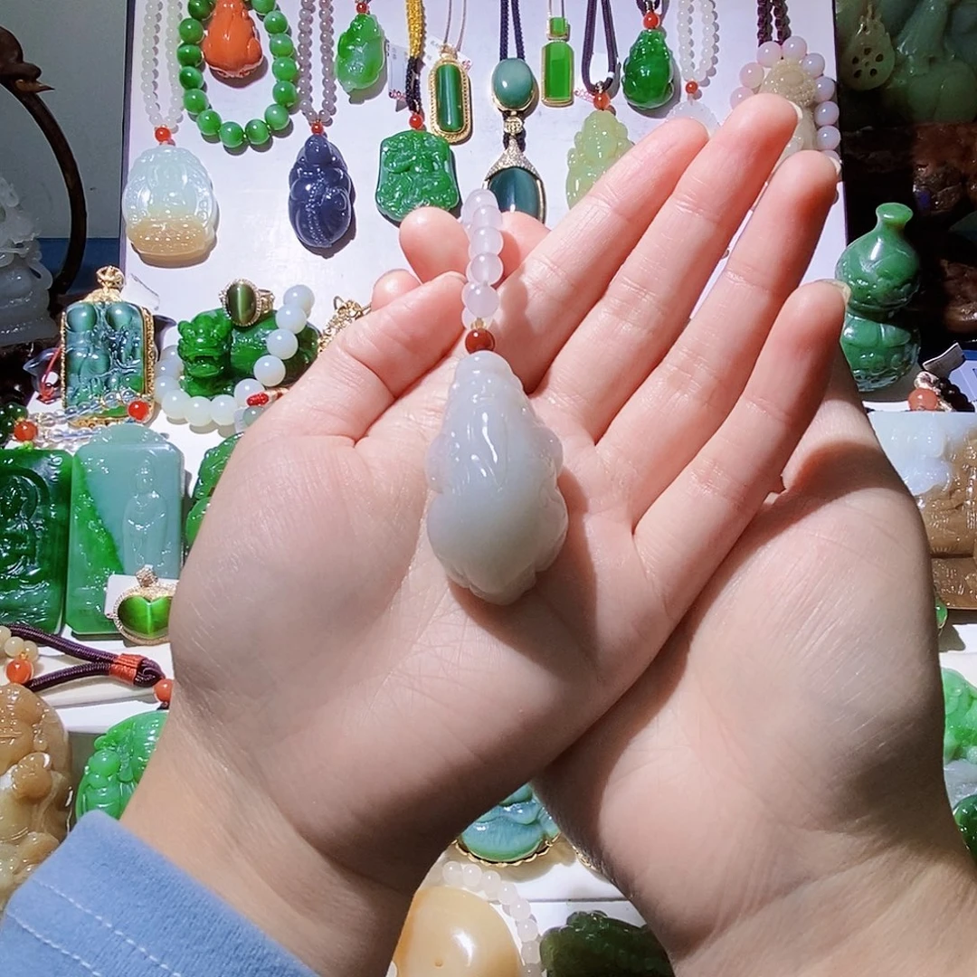 和田玉未镶嵌颈饰