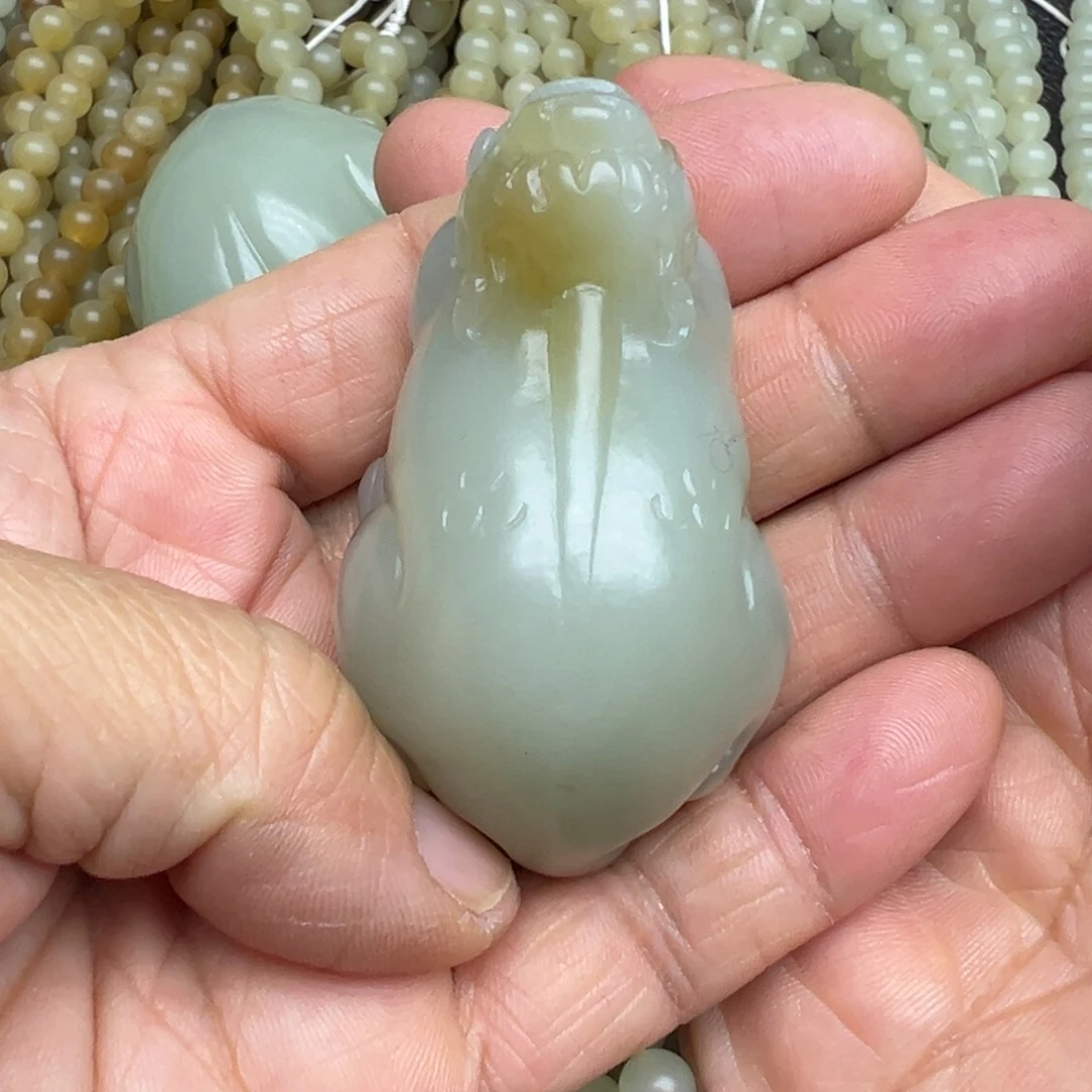 和田玉（糖玉）未镶嵌把件