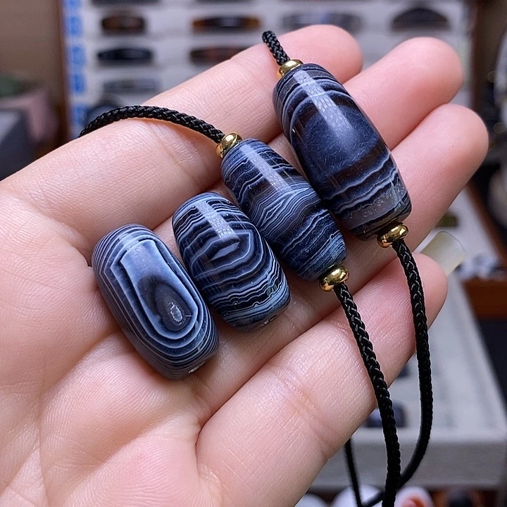 奥***K玛瑙/玉髓未镶嵌颈饰