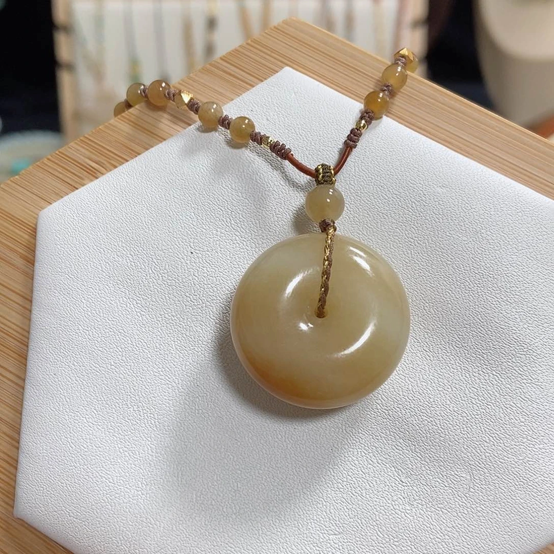 和田玉颈饰未镶嵌