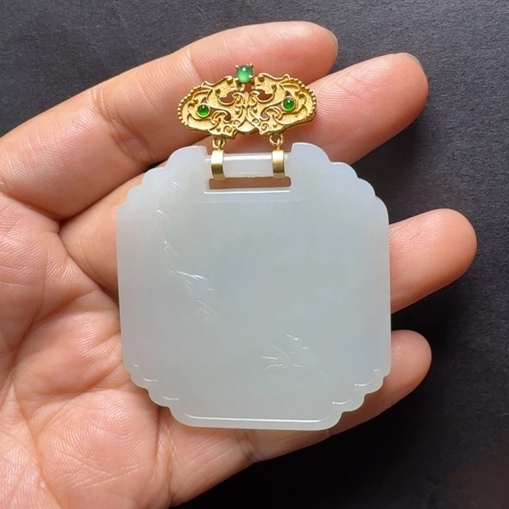 颈饰18K金镶嵌和田玉