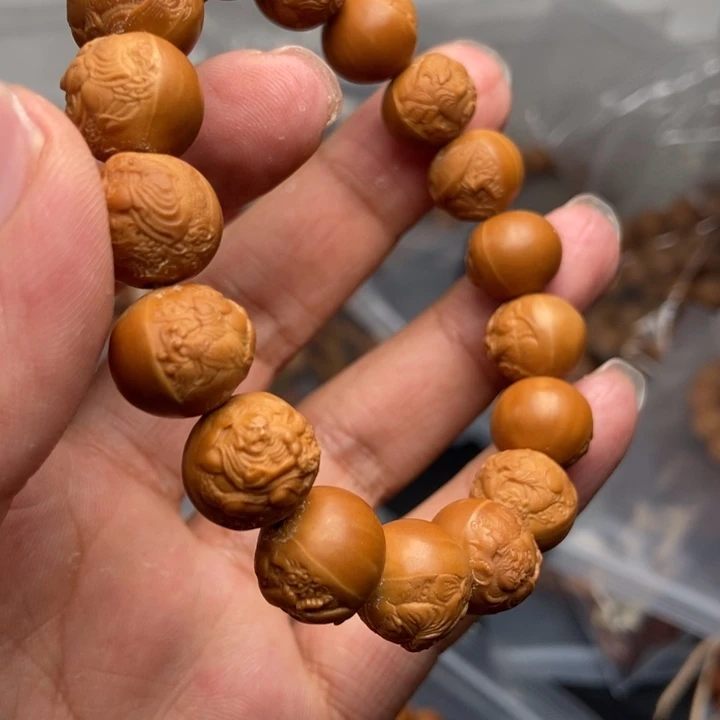 猴头核桃吊坠文玩手串