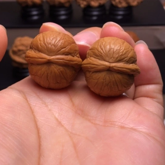 文玩核桃把件蛇皮球29