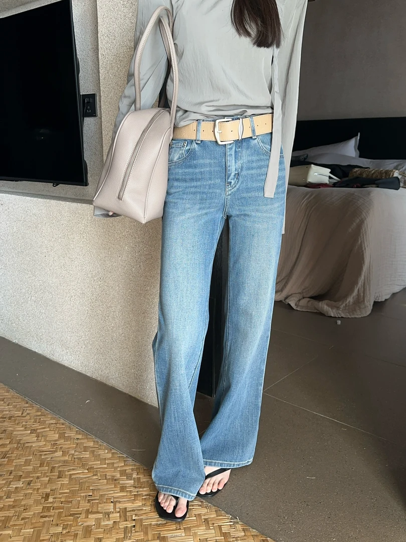 微喇显瘦牛仔裤女微喇设计时尚百搭直筒裤