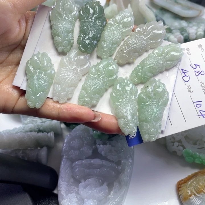 用***1翡翠未镶嵌颈饰7-16