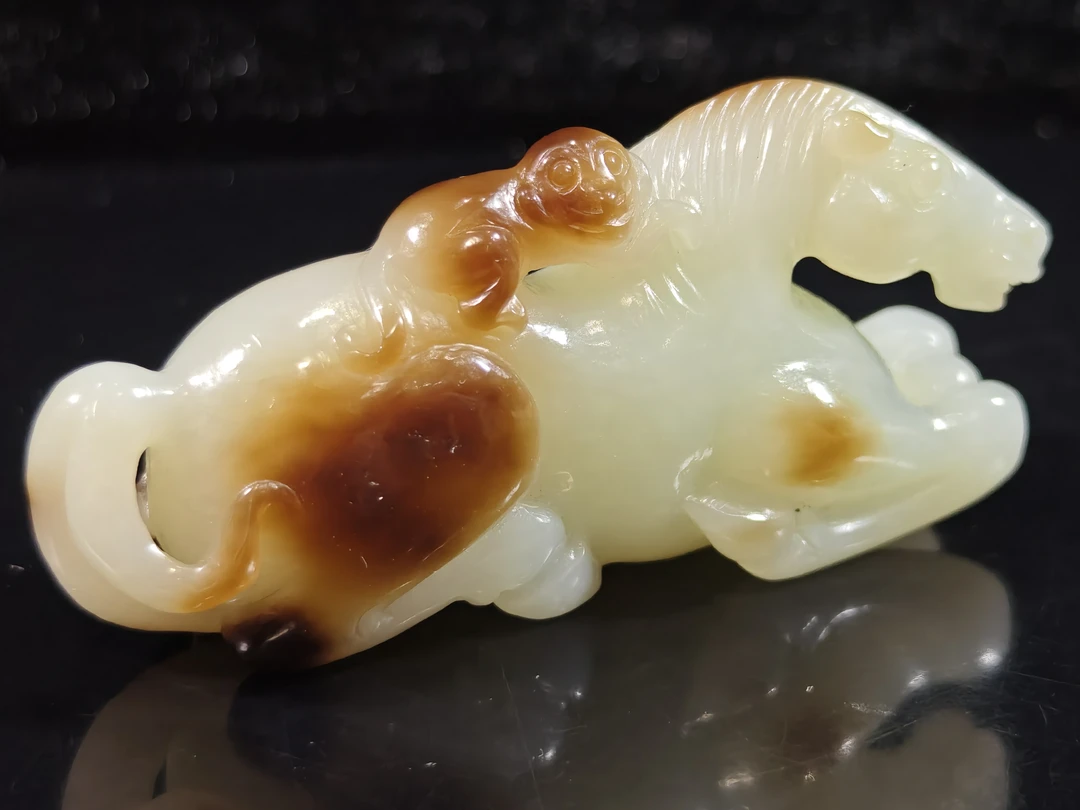 旧藏天然和田玉马上封侯摆件手把件75克73*36*20mm