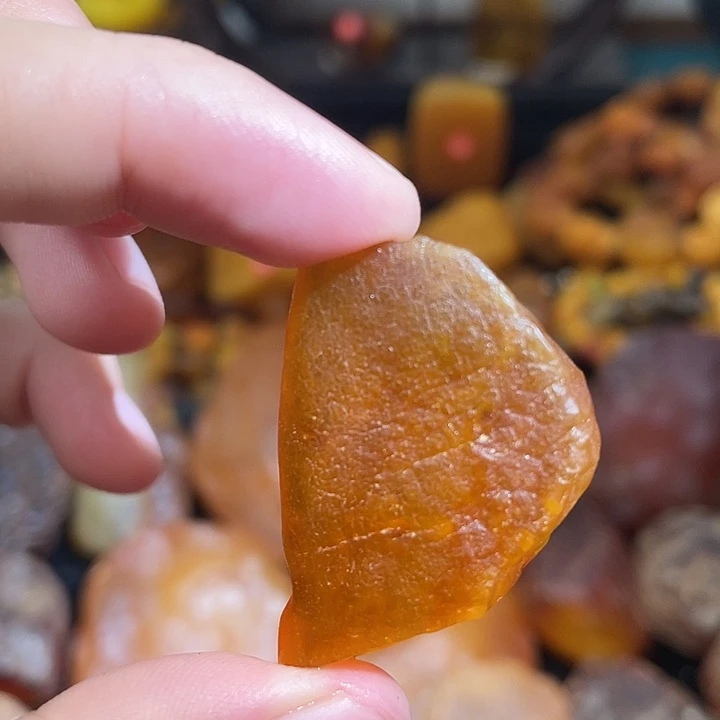琥珀未镶嵌珠宝奇石