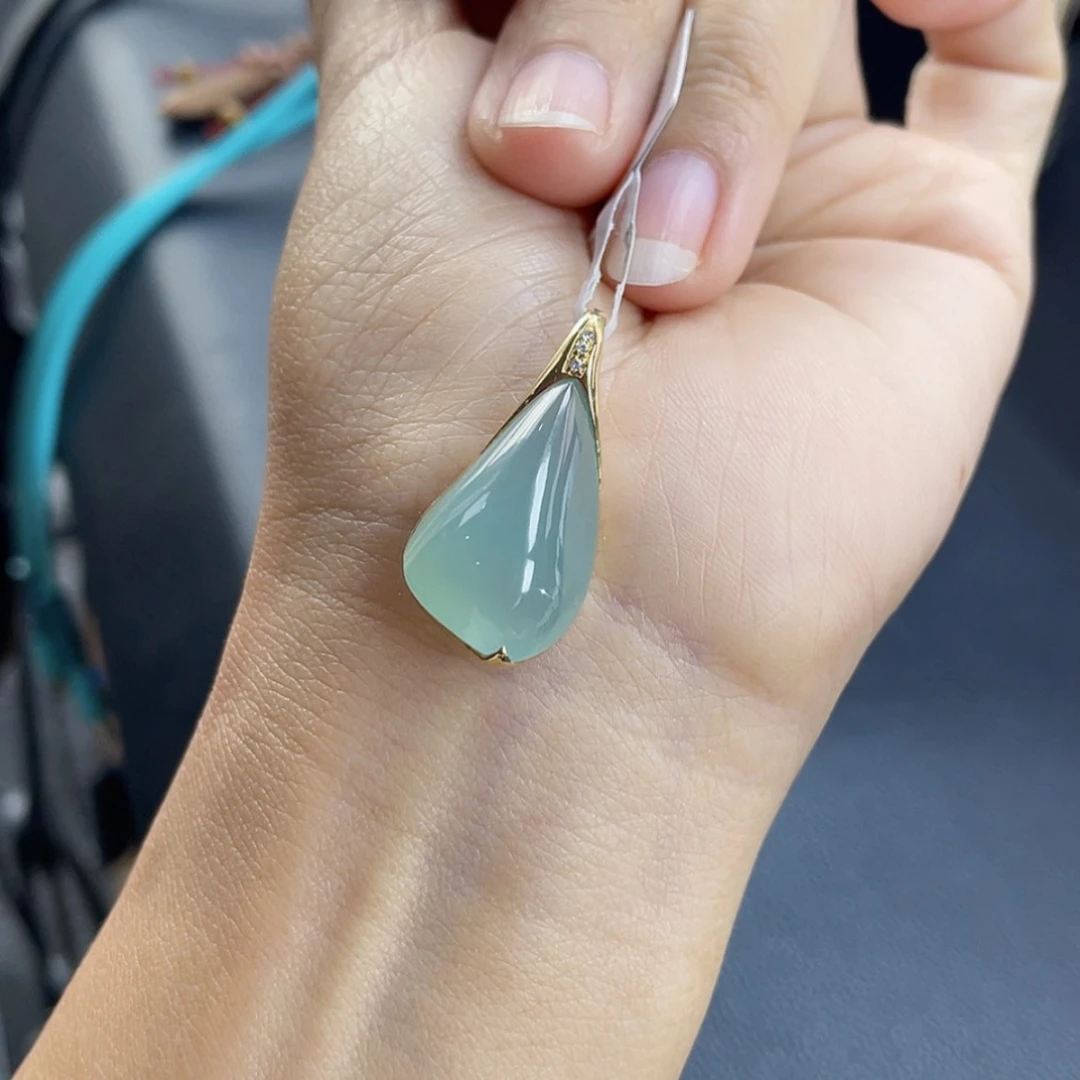 【闪购商品】翡翠颈饰18K金镶嵌32号 随形