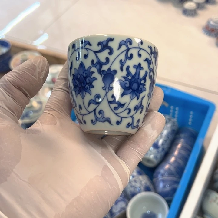 瓷片白青花缠枝莲铃铛杯主人杯