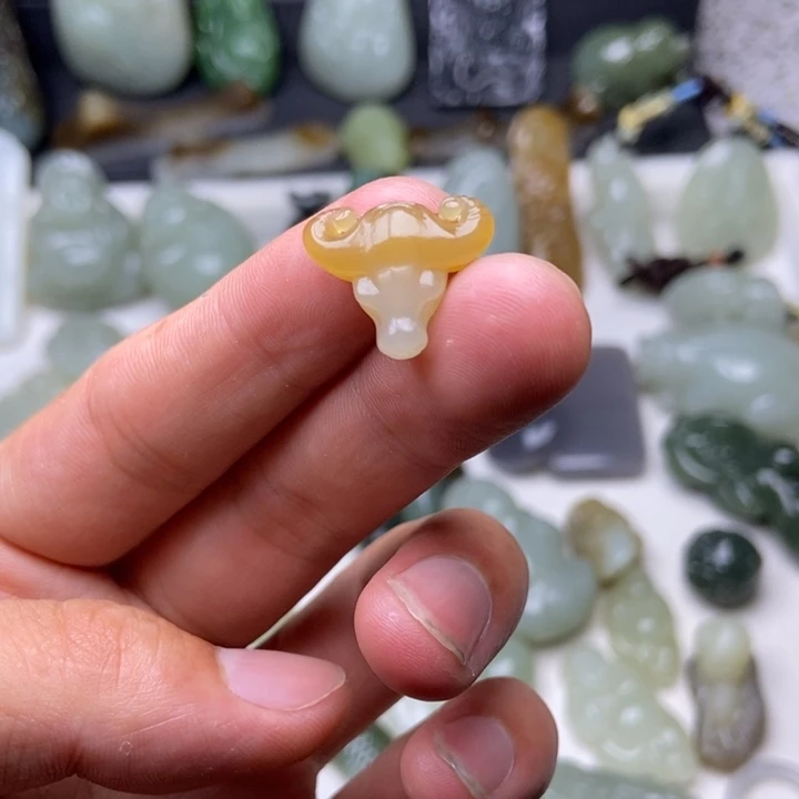 和田玉未镶嵌挂件