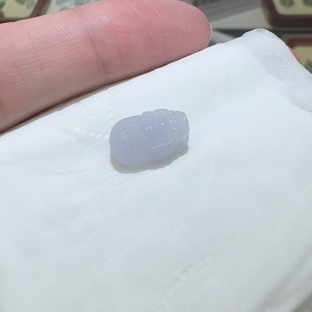 翡翠未镶嵌颈饰貔犰