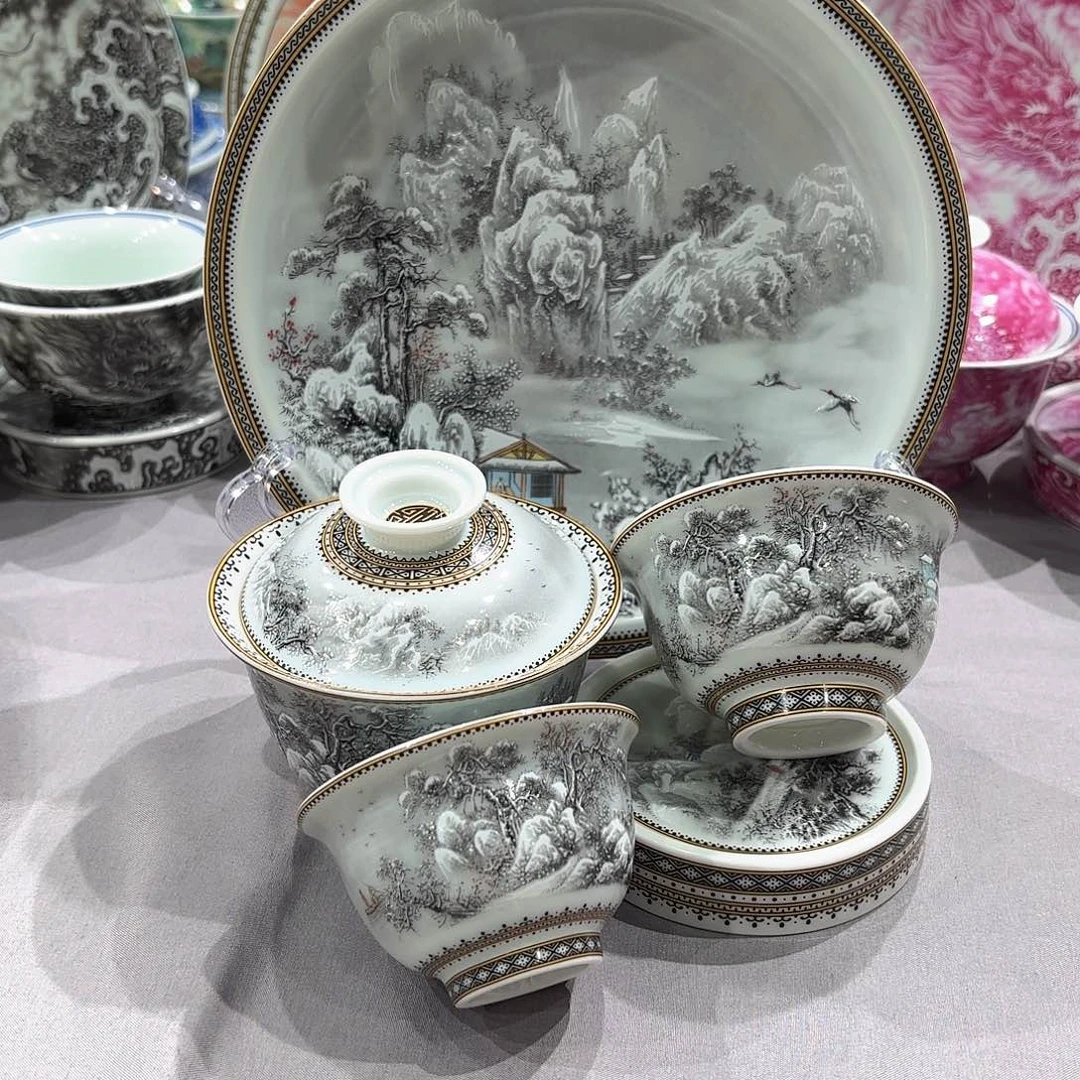 瓷片景德镇瓷器精品陈列