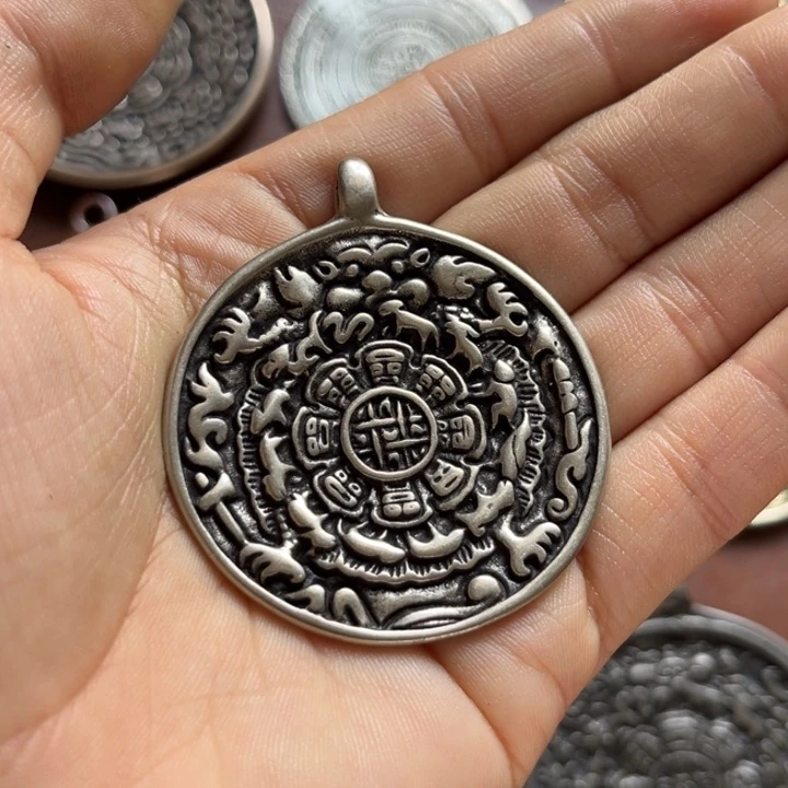 颈饰琉璃喜欢的朋友